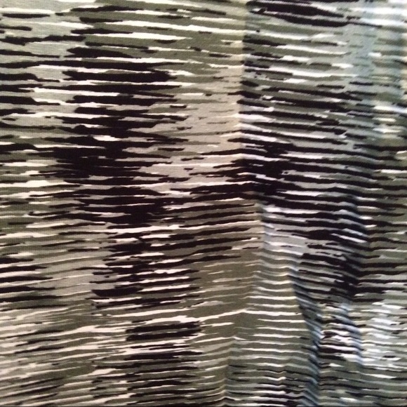 🌹Catherine's Curvy Collections 1X🌹 - Picture 6 of 6